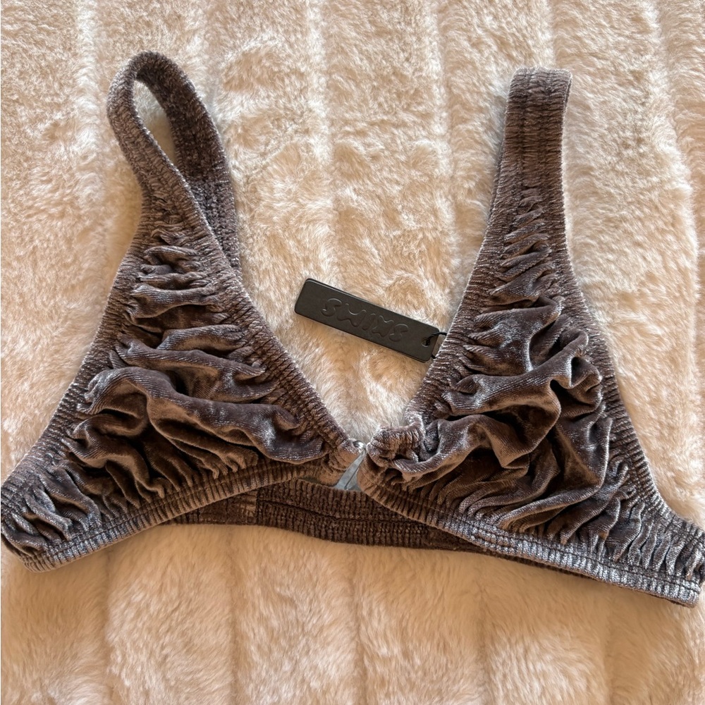 SKIMS Velvet Stretch Plunge Bra
